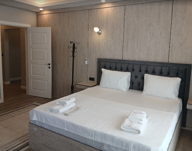 Sunset Hill Hotel Yatak Detayı